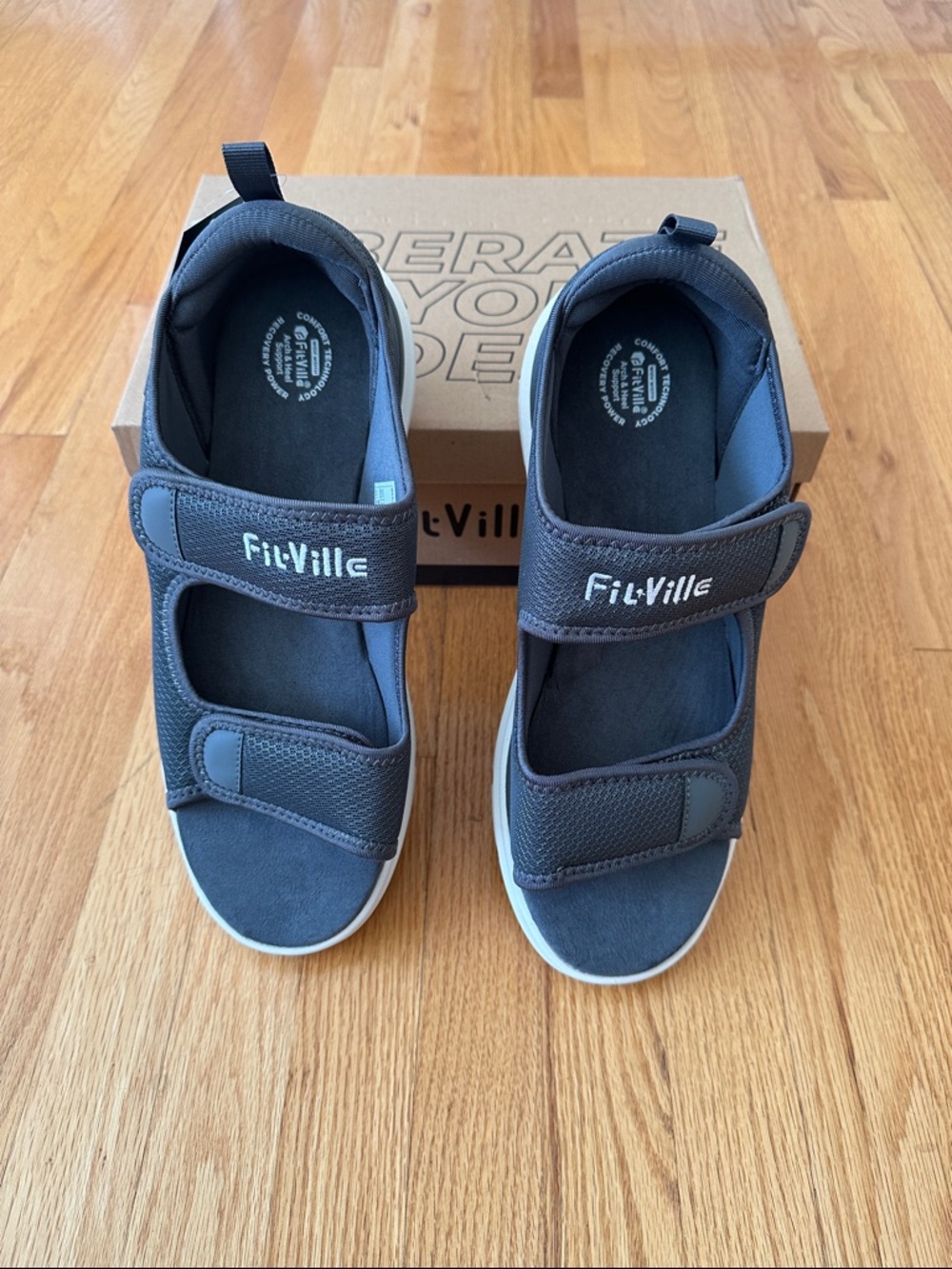 Fitville Men’s Gray Adjustable Sandals